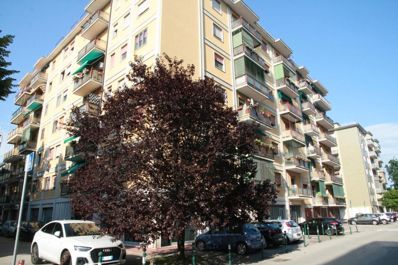 Appartamento La Casa Di Nina Mestre Esterno foto